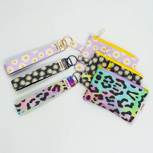 Daisy Dream Zippered Wallet